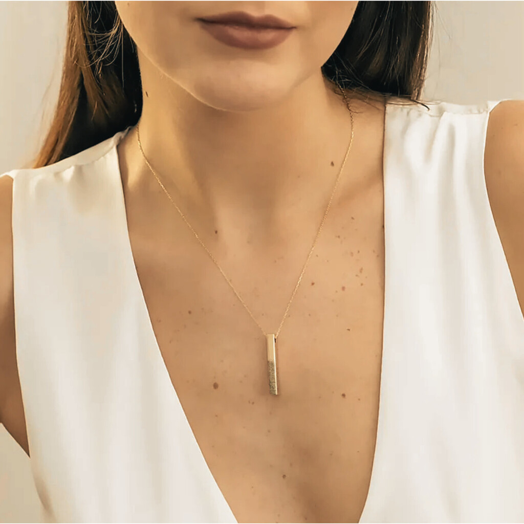 Ascheschmuck-Urnenschmuck-Gedenkanhaenger-Erinnerungen-personalisiertes Schmuckstück individuell graviert-mit hohlraum-befüllbar