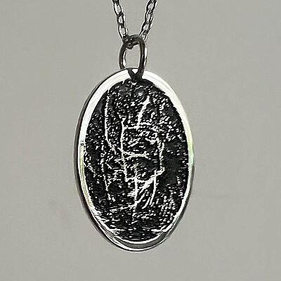 Dunkle Gravur Schwarz