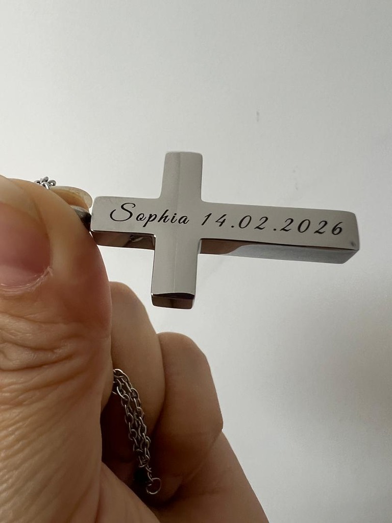 Cruz de plata, grabado, nombre, fecha, recuerdo, joya de luto, joya de urna