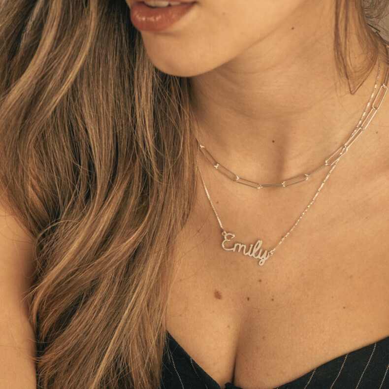 Namenkette Erinnerungsstück Personalisierter Schmuck Trauer Und Gedenkschmuck In Silber Gold Rose Mir Schriftart Gedenken