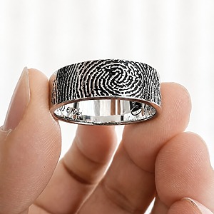 Ring Fingerabdruck Gravur Produktbild Handgefertigt gravur personalisiert schmuck monamor