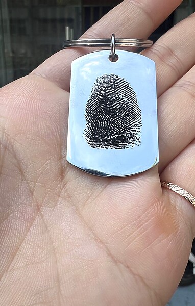 Schlüsselanhaenger Maennerschmuck Silber Vergoldet Rose Gold Kette Fuss Handabdruck Personalisiert Fingerabdruck Fingerprint Erinnerungsschmuck Trauer Andenken Individuell