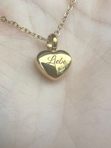 Urnenkette Edelstahl Silber Vergoldet Gold Individuelle Gravur Kette Anhaenger Fuss Handabdruck Personalisiert Fingerabdruck Fingerprint Erinnerungsschmuck Trauer Gedenk