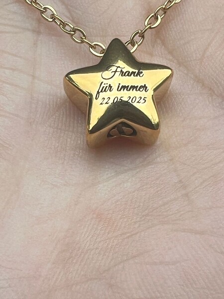 Urnenschmuck Befuellbar Stern Asche Vergoldet Gold Individuelle Gravur Kette Anhaenger Fuss Handabdruck Personalisiert Fingerabdruck Fingerprint Erinnerungsschmuck Trauer Gedenk
